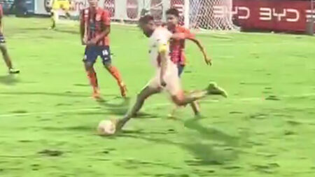 ‘Looks like a golf course’ – Former Premier League star now playing in Thailand but fans in uproar at state of the pitch