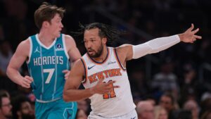 Shorthanded Knicks overcome Hornets for 113-108 win in preseason finale