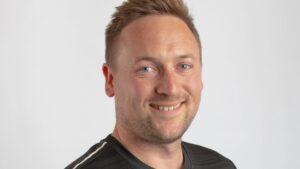 Sheffield Wednesday coach rips contract up at crisis club and admits he needs to put his family first