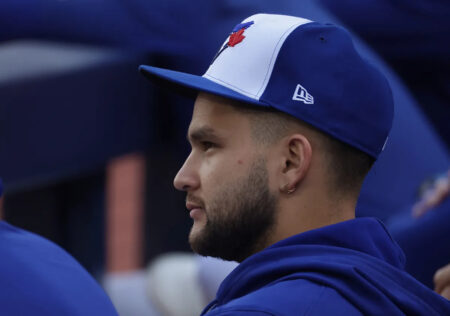 Blue Jays SS Bo Bichette remains out of the lineup for Toronto with knee injury heading into ALCS Game 1 vs. the Mariners