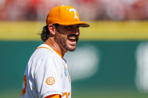 Giants reportedly ‘closing in’ on Tennessee head coach Tony Vitello as next manager
