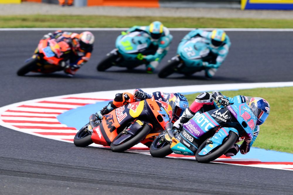 Maximo Quiles, CFMOTO Aspar Team, Valentin Perrone, Red Bull KTM Tech3