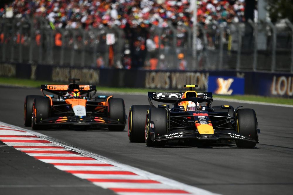 Oscar Piastri, McLaren, Yuki Tsunoda, Red Bull Racing
