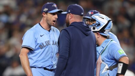 Max Scherzer turns back the clock and Blue Jays beat Mariners 8-2 in Game 4 to even ALCS