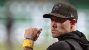Texas Rangers hire Skip Schumaker as manager, signing former Marlins skipper to four-year deal