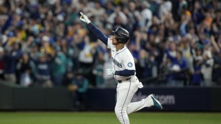 Jorge Polanco’s 2 home runs help Mariners take Game 2 of ALDS, even series against Tigers