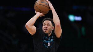 As expected, Warriors waive Seth Curry but will re-sign him in a month or two