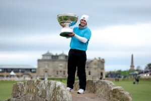 BOB MACINTYRE MAKES HISTORY IN ST ANDREWS