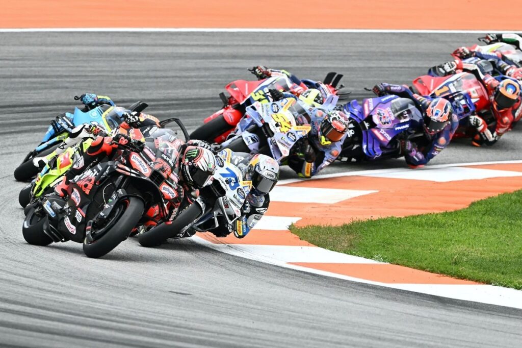 Bezzecchi heads Fernandez in Aprilia 1-2