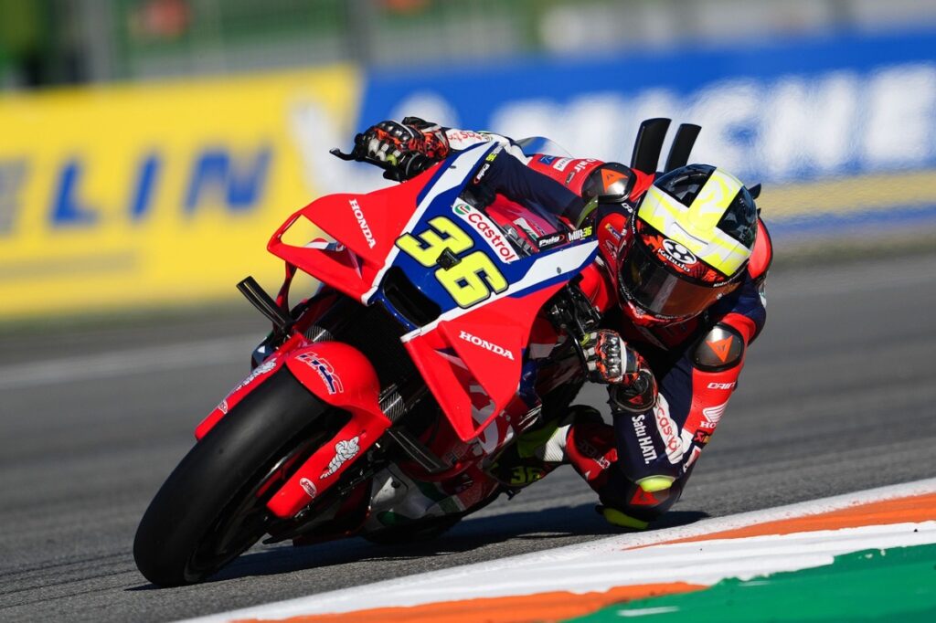 Honda is moving in right direction despite only testing “two or three things” in Valencia Honda is moving in right direction despite only testing “two or three things” in Valencia