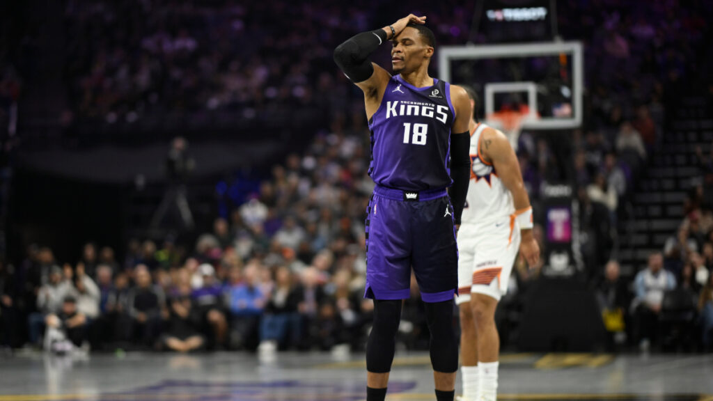 Doug Christie, Kings haunted by appalling first quarter in NBA Cup loss to Suns