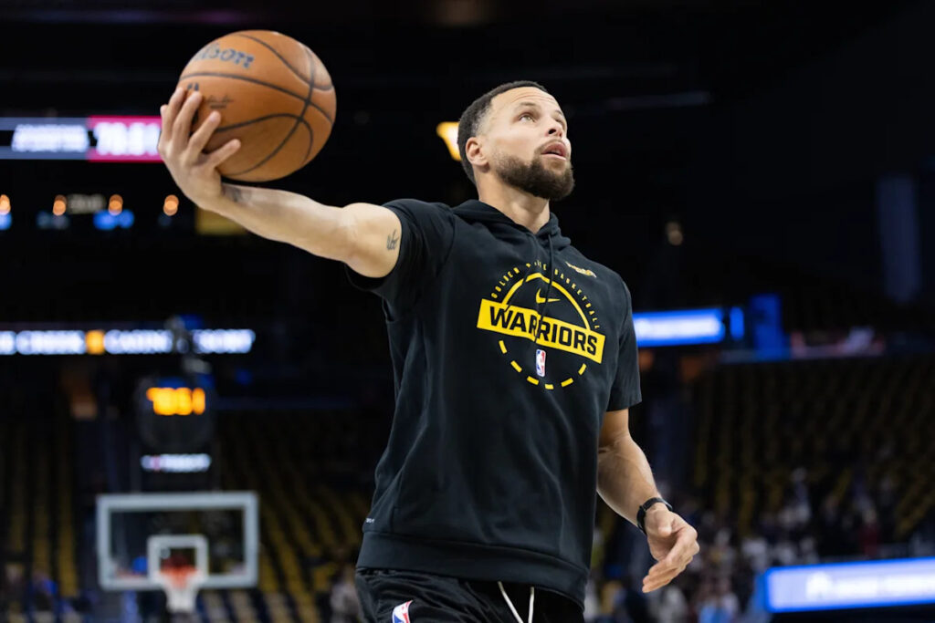Warriors’ Stephen Curry reportedly set to miss ‘a week or a little more’ after suffering quad contusion against Rockets