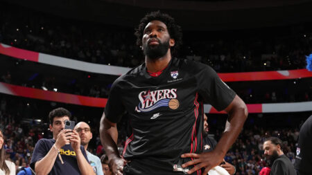 Embiid returns for Sixers vs. Hawks following 9-game absence