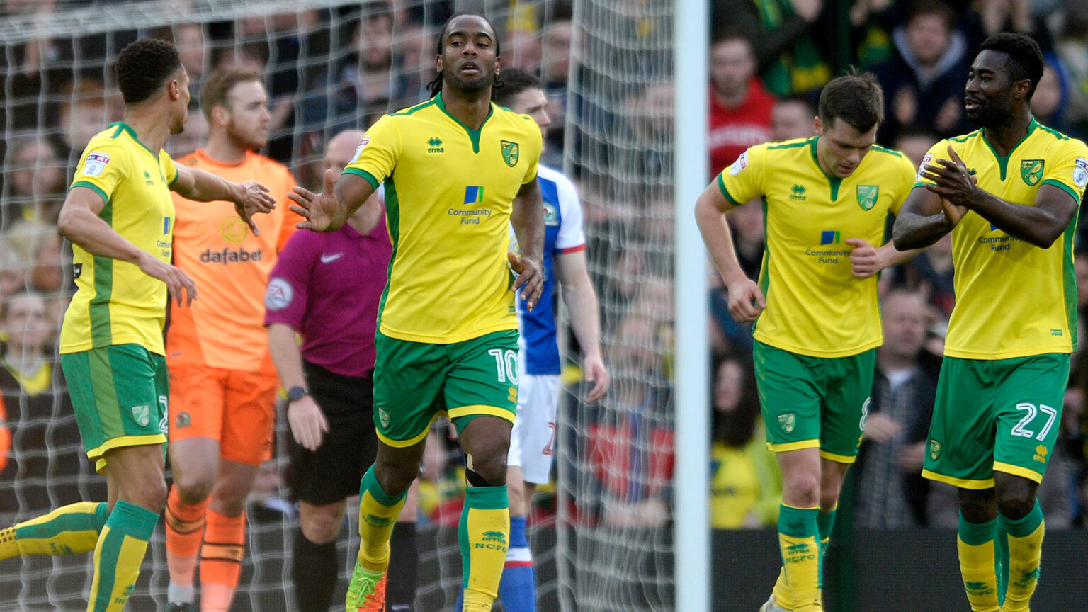 Former Premier League striker comes out of retirement to join 12th-tier side in shock move