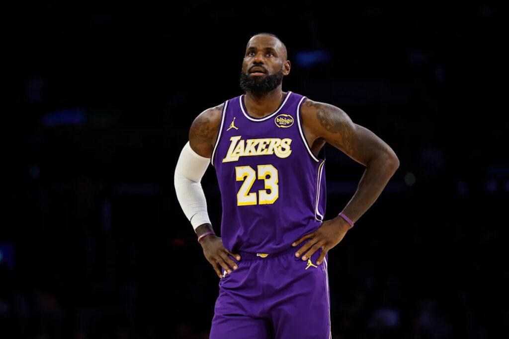 LeBron James ruled out vs. Pelicans due to foot injury with Lakers set to play back-to-back days LeBron James ruled out vs. Pelicans due to foot injury with Lakers set to play back-to-back days