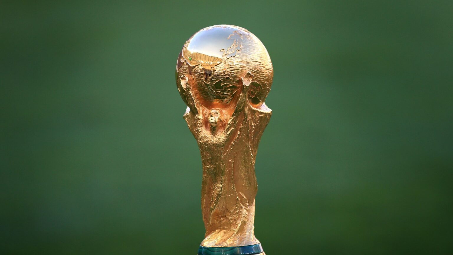 What seeded European teams have qualified for the World Cup playoffs?