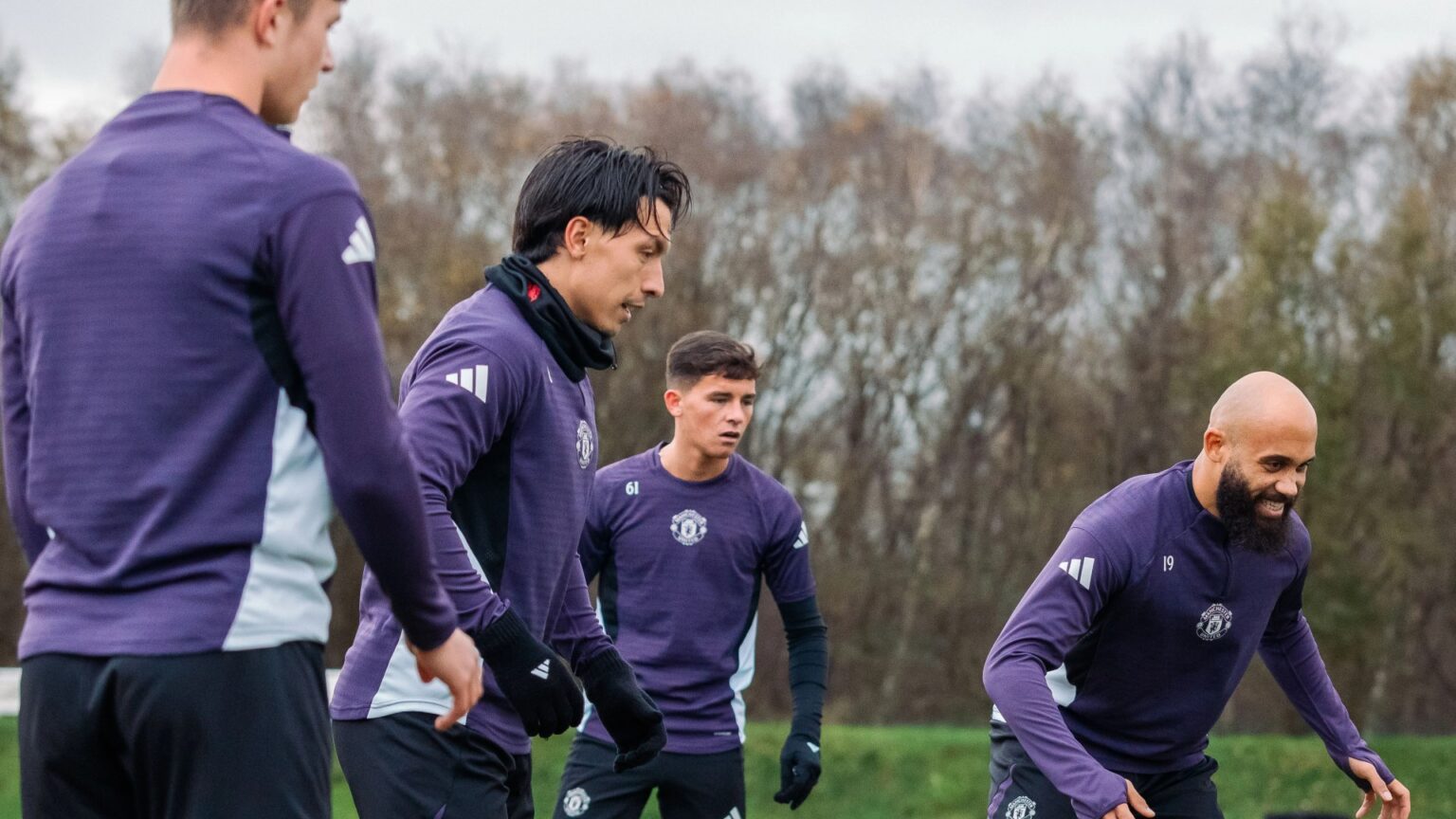 Man Utd promote FIVE academy kids to first team training including little known ace who plays in problem position