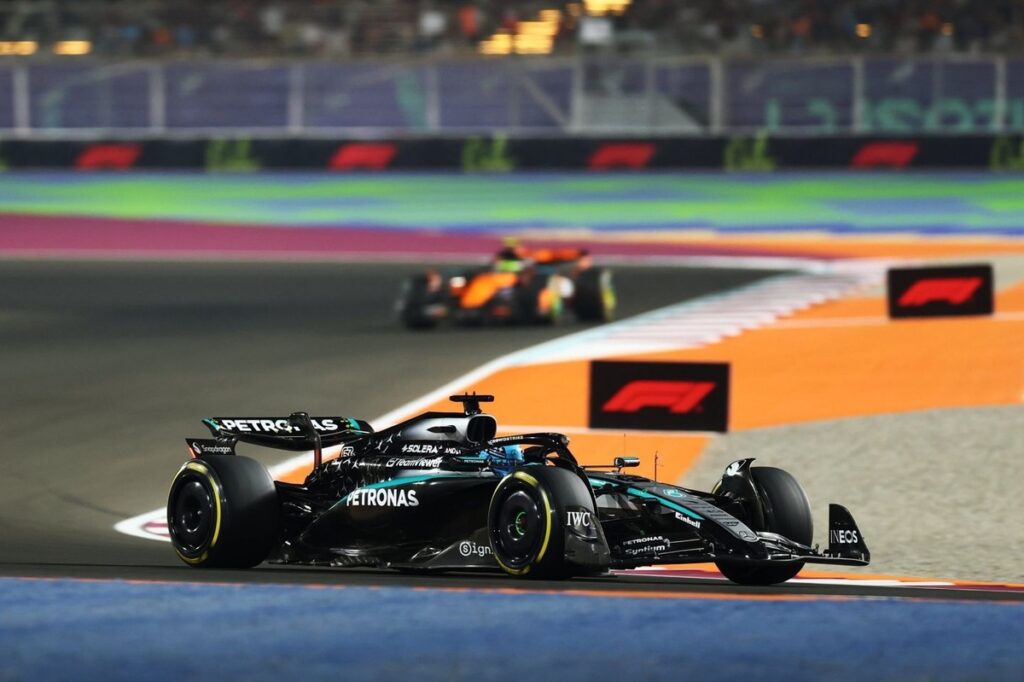 Russell and Verstappen share theories on “uneventful” Qatar F1 sprint