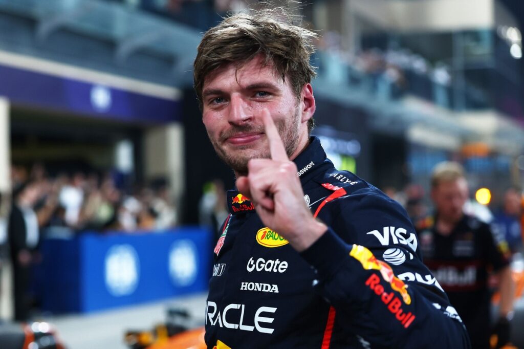 Verstappen takes key pole over Norris and Piastri for title decider
