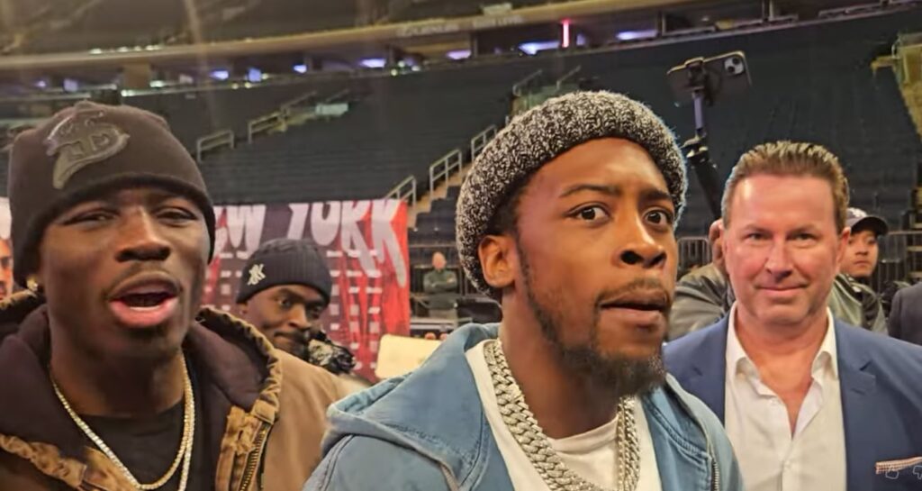 Keyshawn Davis Snaps on Hitchins: “I’mma Take Your Belt in March” Keyshawn Davis Snaps on Hitchins: “I’mma Take Your Belt in March”