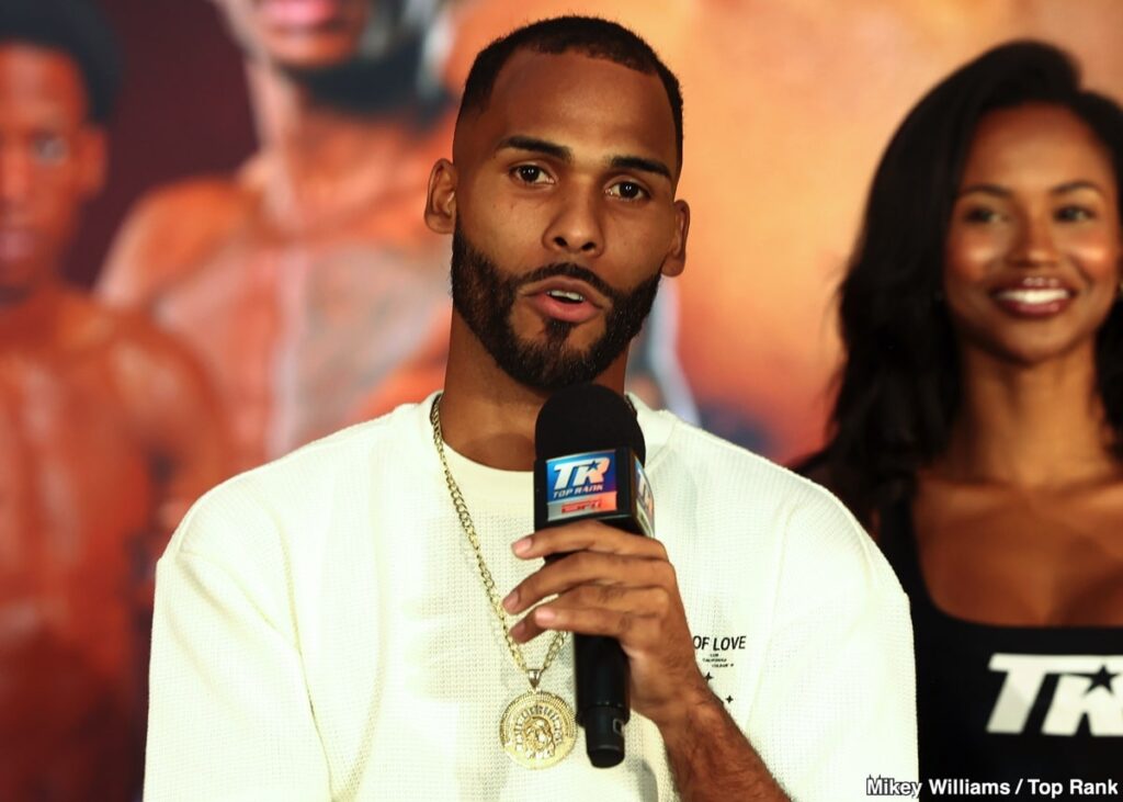 Edwin De Los Santos Fights Tonight After Two-Year Layoff