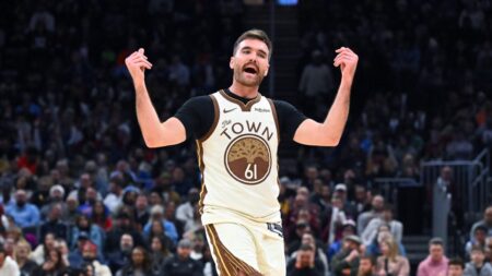 Warriors follow unlikely superhero Pat Spencer to encouraging win vs. Cavaliers