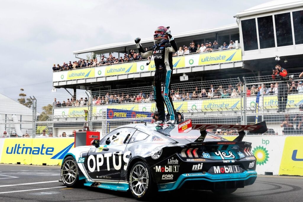 Mostert clinches title while Payne wins from front row