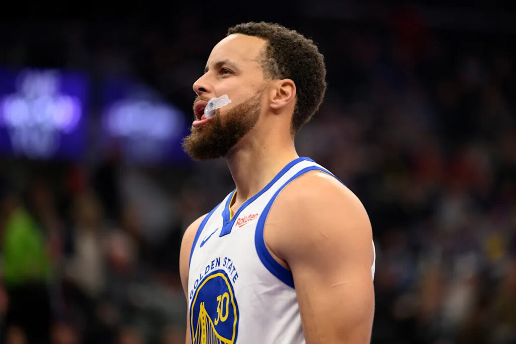 Golden State buries Utah 140-124 behind a flurry of 3-pointers Golden State buries Utah 140-124 behind a flurry of 3-pointers