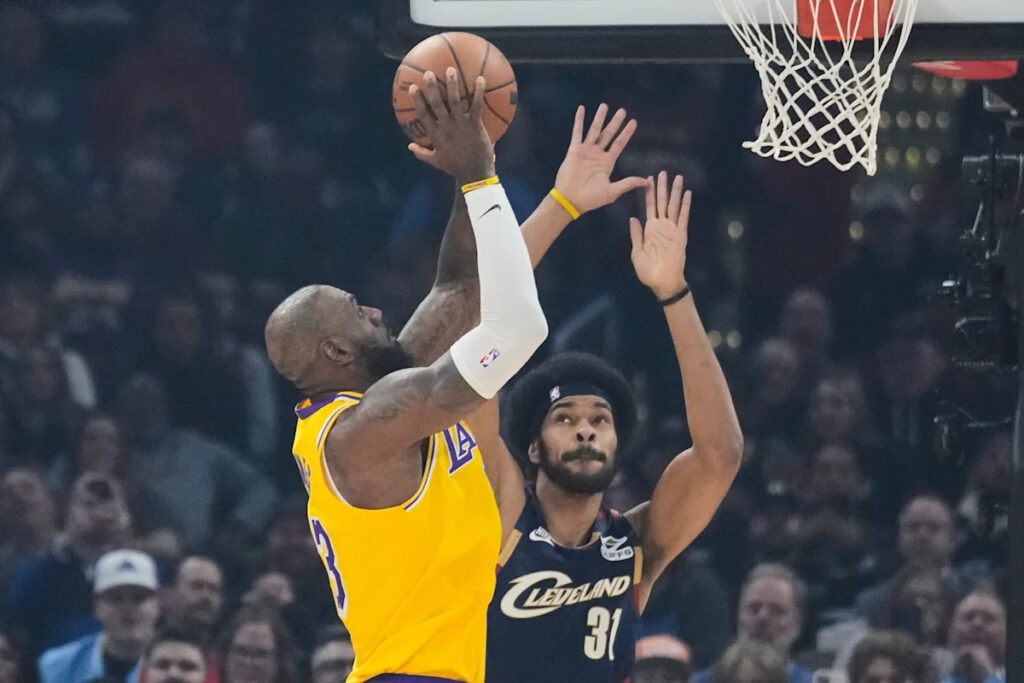 LeBron James scores only 11 points in what could be his final game in Cleveland, as Cavs throttle Lakers