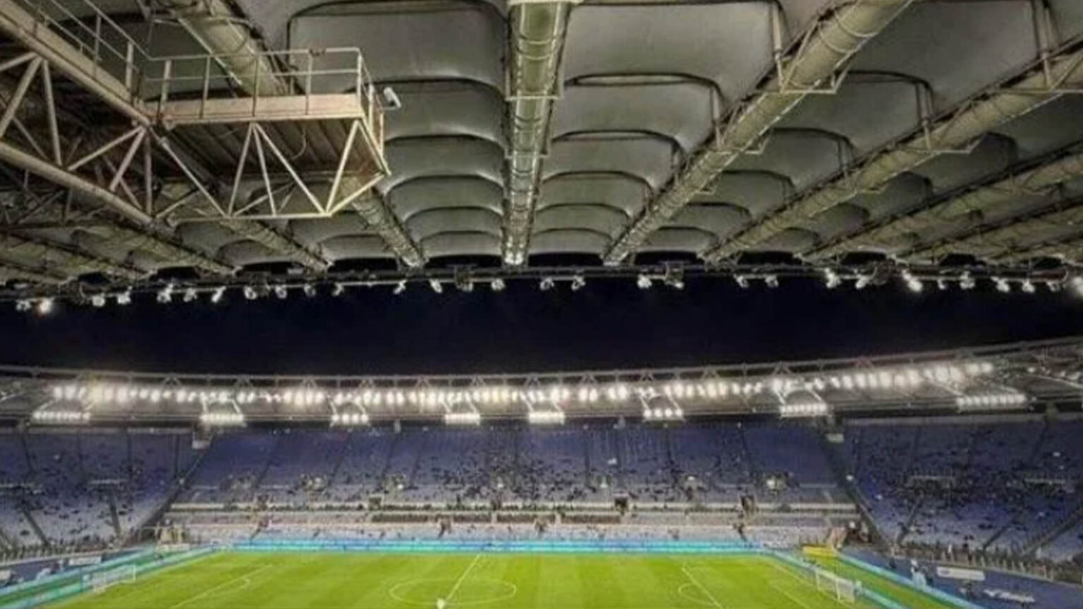 Fans leave stadium almost completely empty for top flight clash in protest against their owner