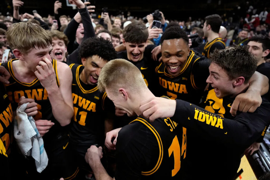 Bennett Stirtz scores 25 points as Iowa downs No. 9 Nebraska, 57-52