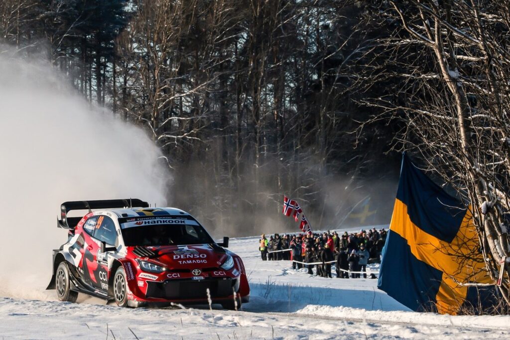 Solberg sets the pace to grab early lead