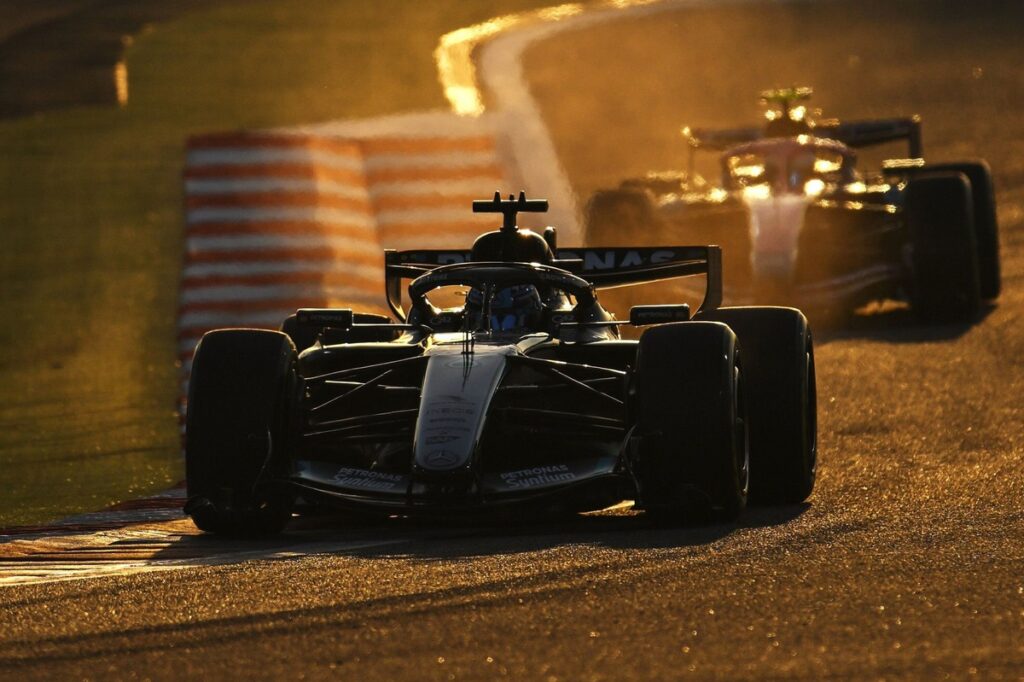 Mercedes heads McLaren by 0.01s, as four teams hit trouble Mercedes heads McLaren by 0.01s, as four teams hit trouble