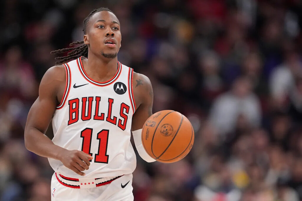 Bulls reportedly trading Ayo Dosunmu, Julian Phillips to Timberwolves for 2 players, 4 second-round picks