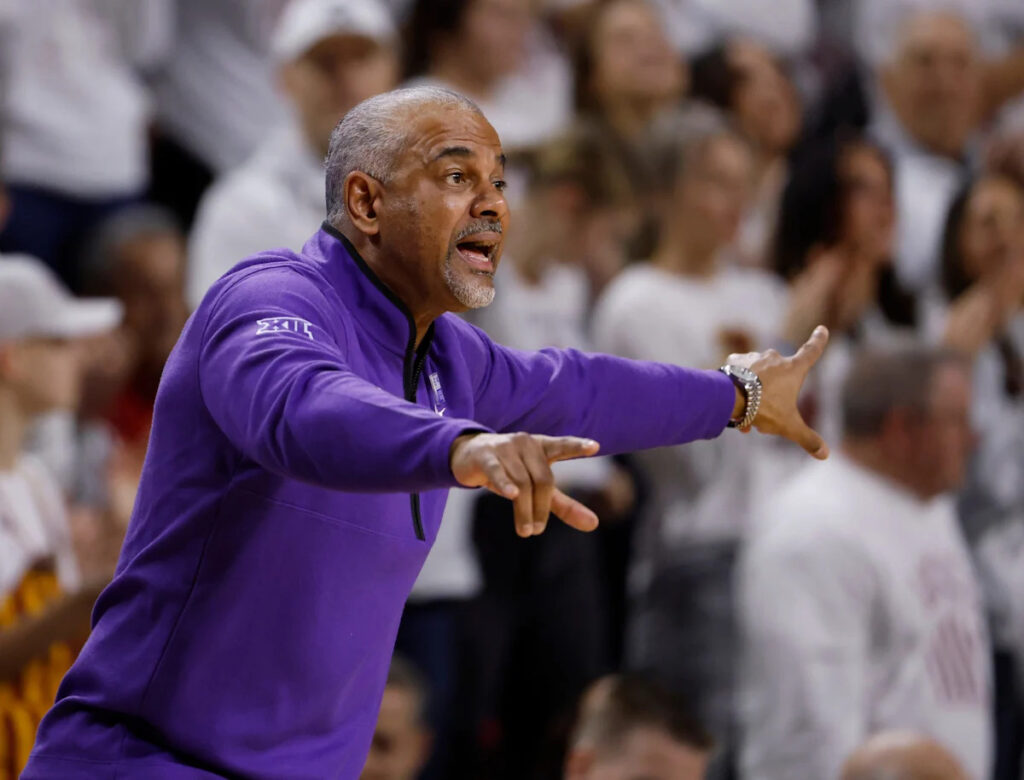 Kansas State is embarrassing itself not to protect basketball, but help football Kansas State is embarrassing itself not to protect basketball, but help football