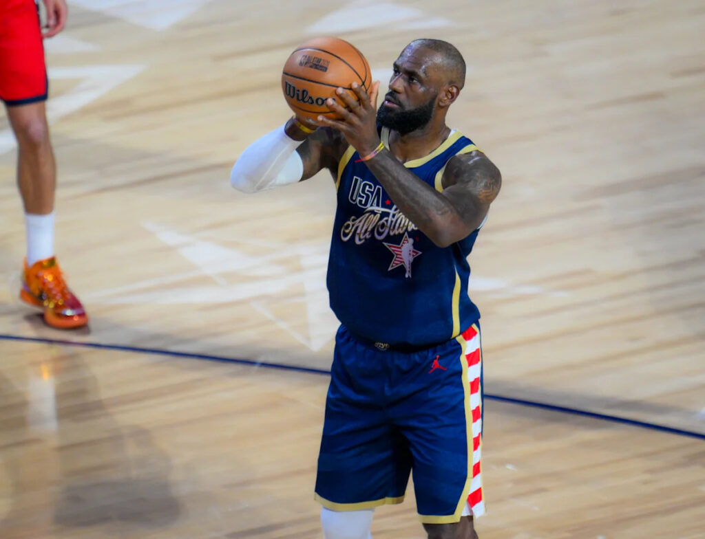 Lakers would reportedly welcome LeBron James back for 24th NBA season if he wants to return Lakers would reportedly welcome LeBron James back for 24th NBA season if he wants to return