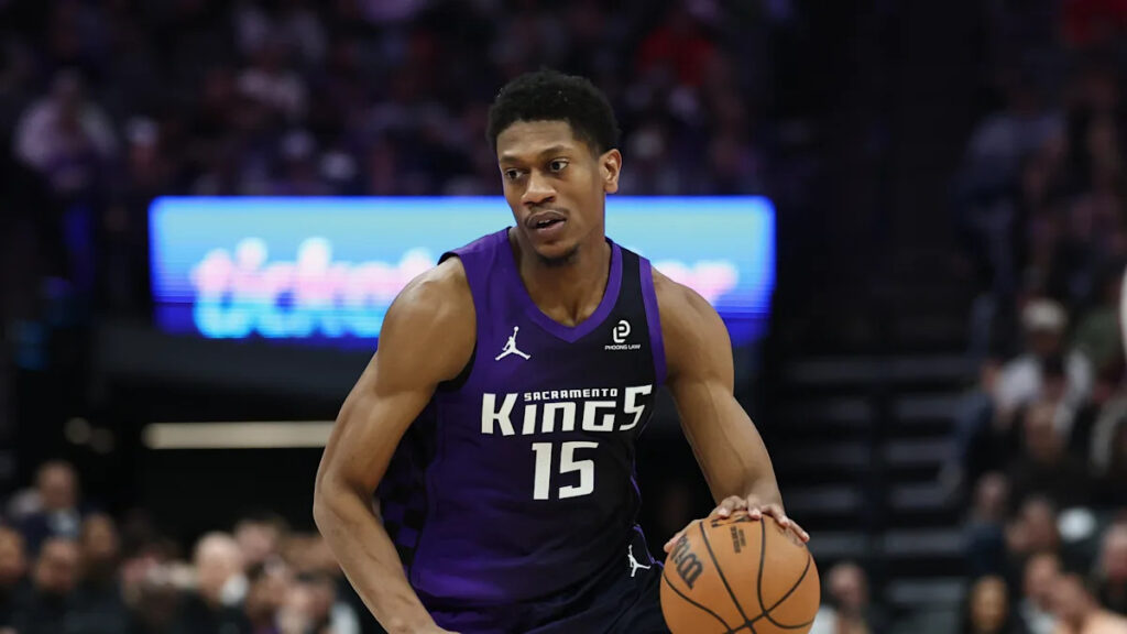 DeAndre Hunter to become third Kings starter to undergo season-ending surgery amid franchise-record losing streak