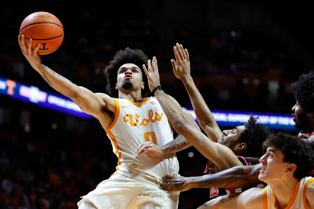 Ament’s big 2nd half leads No. 25 Tennessee over Ole Miss, 84-66