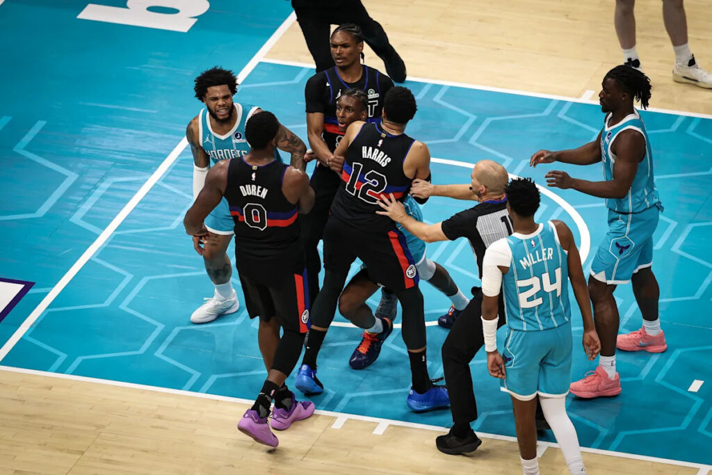 Twitter Gold: Big Brawl In Charlotte!