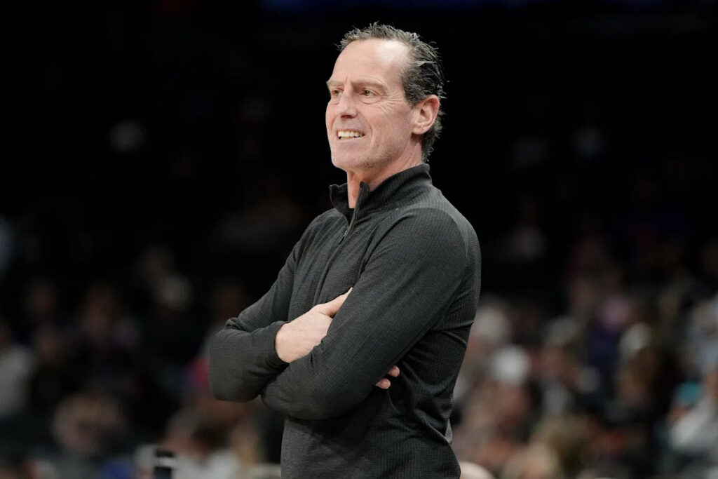 Kenny Atkinson weighs in on the NBA’s tanking debate Kenny Atkinson weighs in on the NBA’s tanking debate
