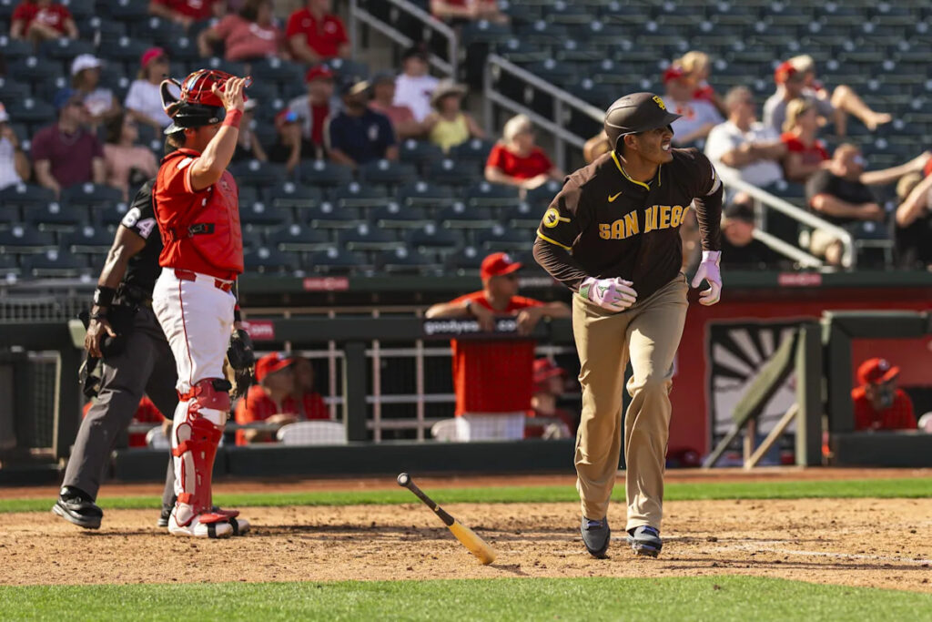 Manny Machado blasts two home runs, Padres fall to Reds, 11-10