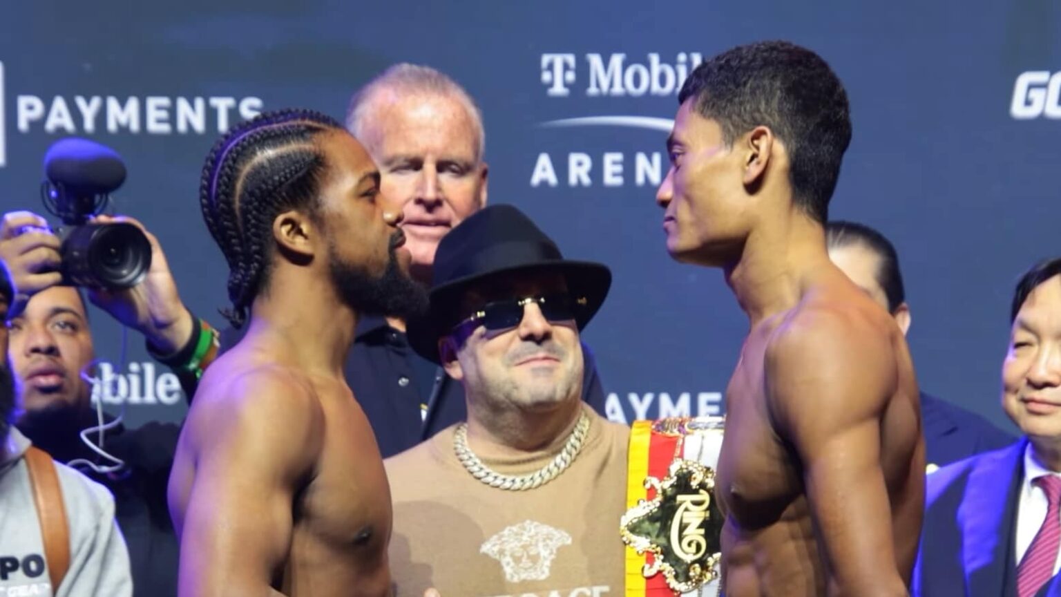 Gary Antuanne Russell Retains WBA Title Over Andy Hiraoka Amid Boos