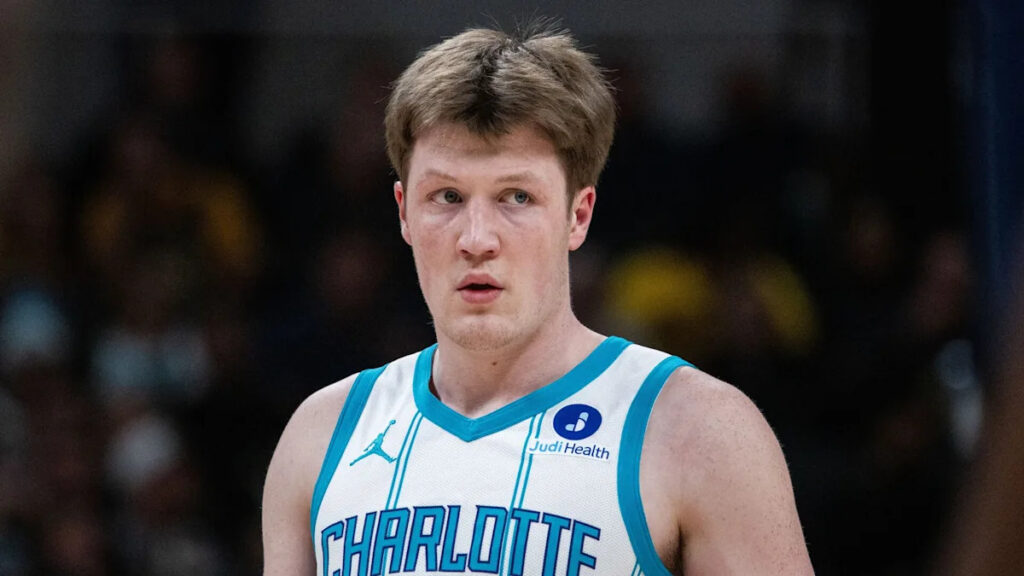 Watch Kon Knueppel set record for most 3-pointers by a rookie