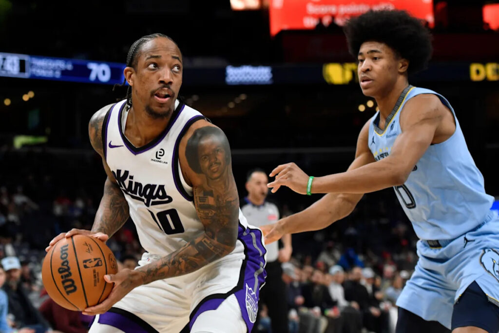 Kings end 16-game skid with 123-114 win over Grizzlies
