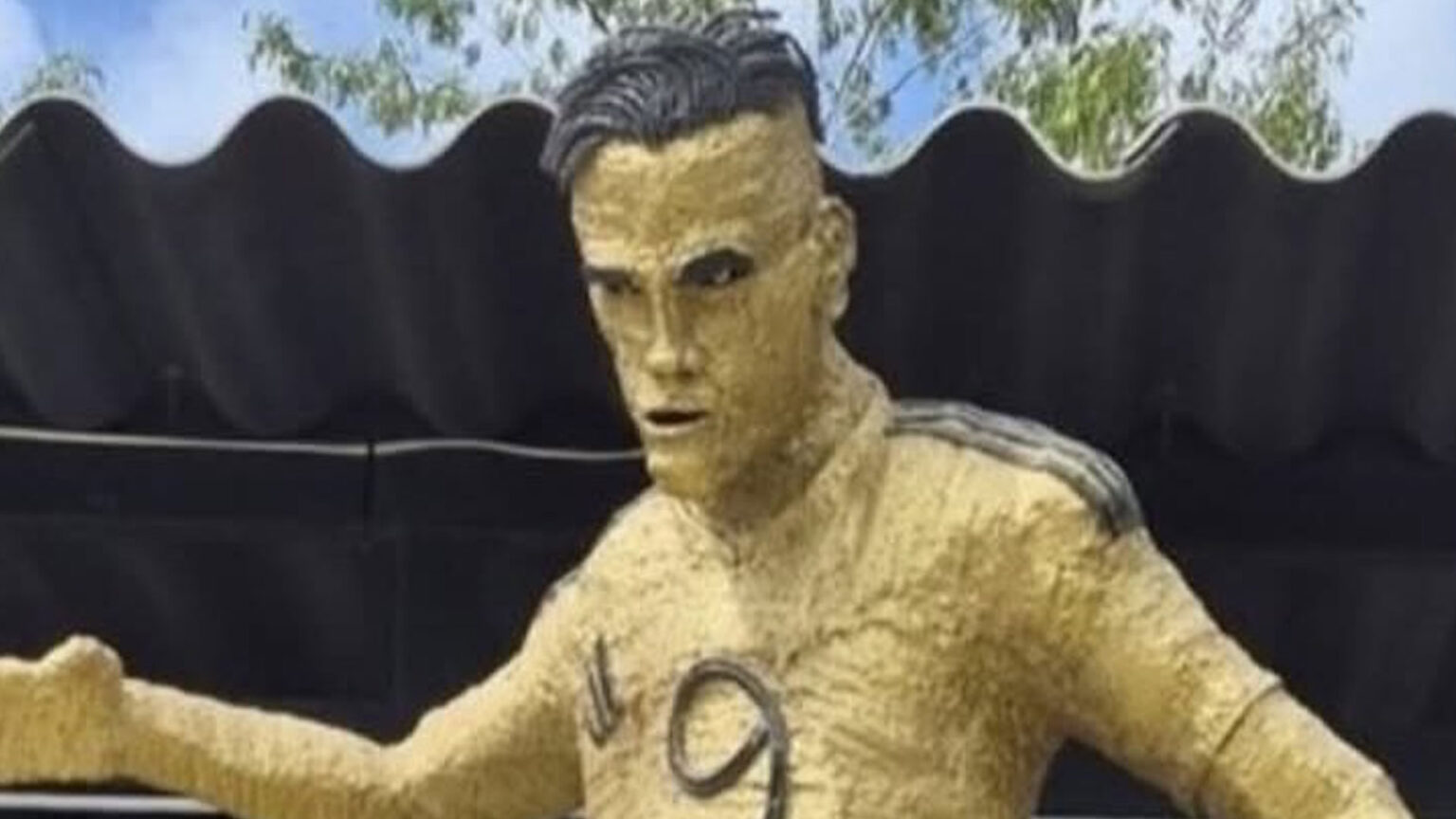 Man Utd and Chelsea flop becomes laughing stock as statue in his honour ‘looks like Frankenstein’