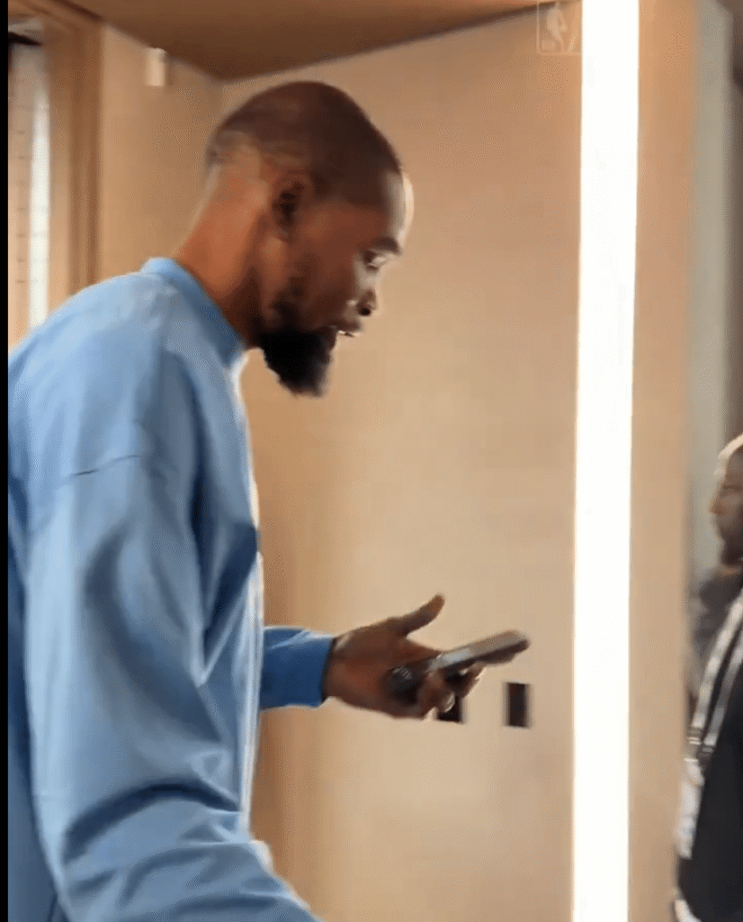 The internet believes Kevin Durant was behind burner account trashing teammates