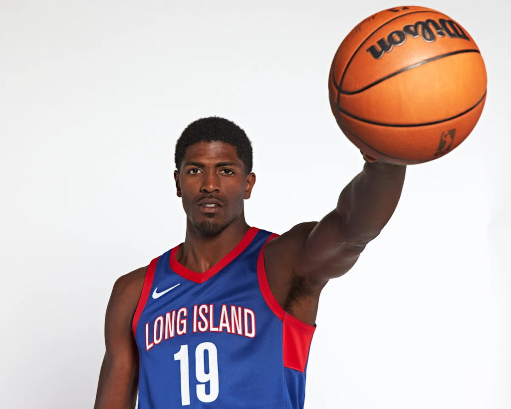 Warriors sign Nate Williams to two-way contract Warriors sign Nate Williams to two-way contract