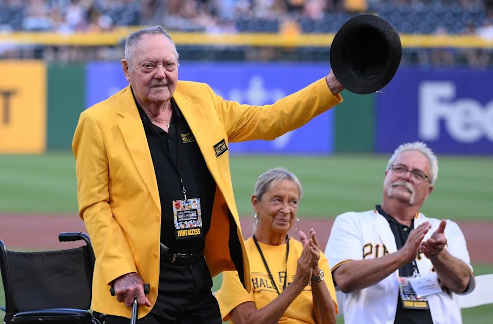 Elroy Face acknowledges the crowd after being inducted into the Pirates Hall of Fame Class of 2023 before Pittsburgh’s loss to the Cubs at PNC Park on Aug. 26, 2023. Getty Images