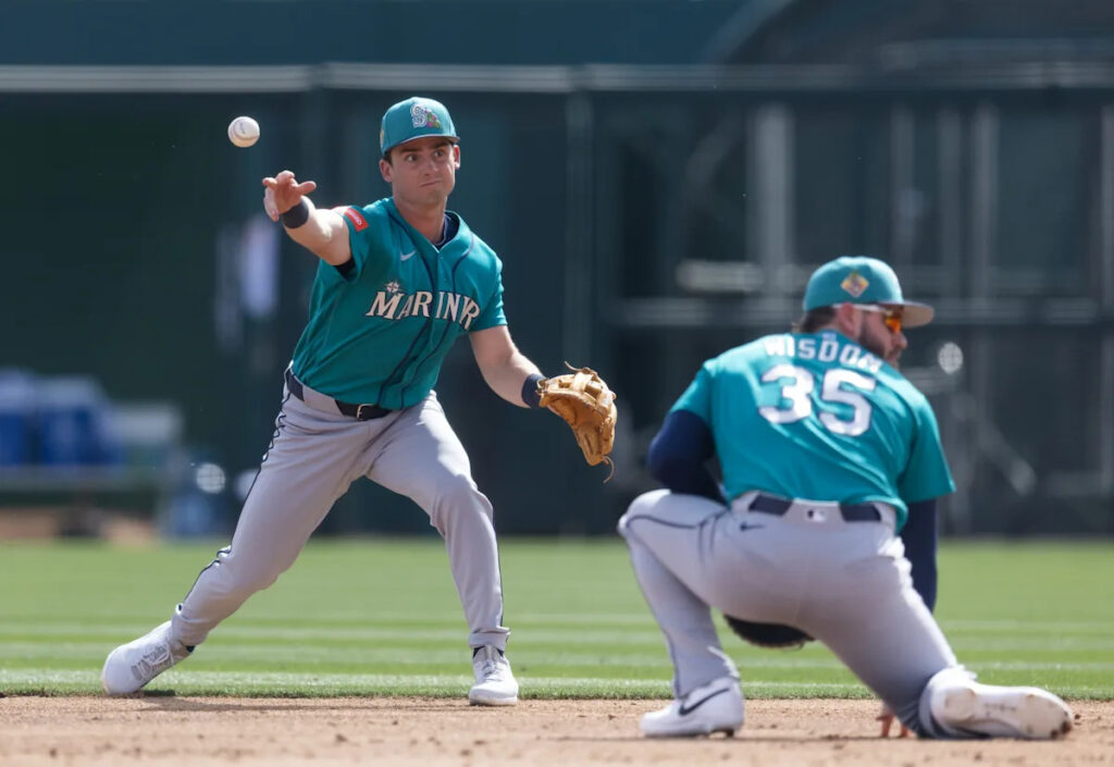 Cole Young looks sharp on defense in Mariners 3-0 loss to Dodgers in Spring Training