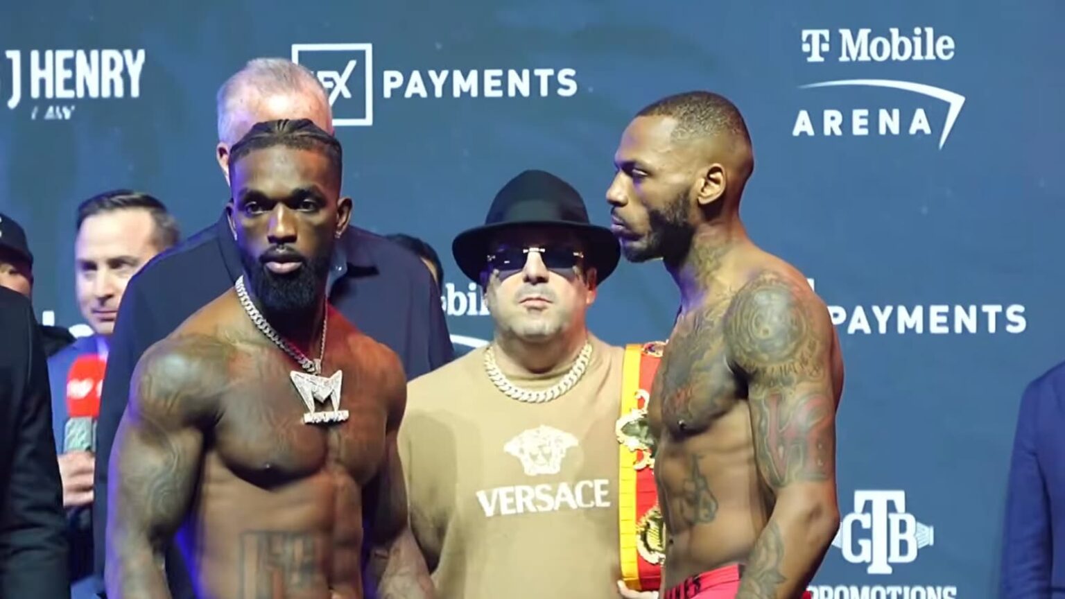 Frank Martin Held To Draw After Chaotic 10th Round vs. Nahir Albright